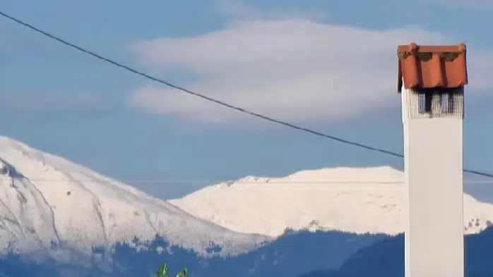 Τρίκαλα: Η κακοκαιρία έφερε χιόνια στα ορεινά - Στα λευκά «ντύθηκε» το Περτούλι