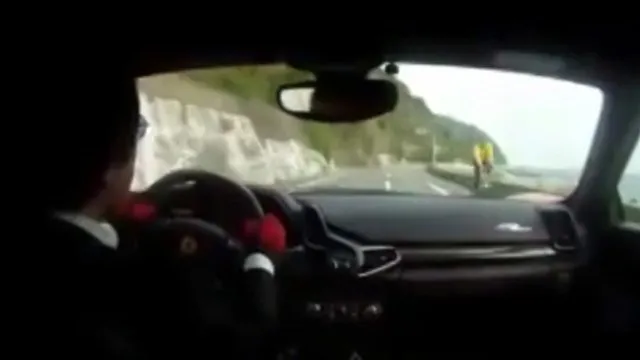 Οδηγός Ferrari συνελήφθη για υπέρβαση ταχύτητας αφού ανέβασε βίντεο στο YouTube! 
