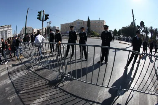 Τελείωσε η στρατιωτική παρέλαση στην Αθήνα - Πρωτοφανή μέτρα ασφαλείας