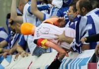 Euro 2012 | Η πλαστική κούκλα Μέρκελ που ενόχλησε!