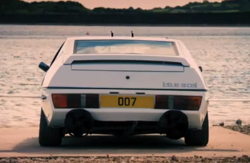 Top Gear | Δοκιμάζουν το αμάξι-υποβρύχιο του James Bond
