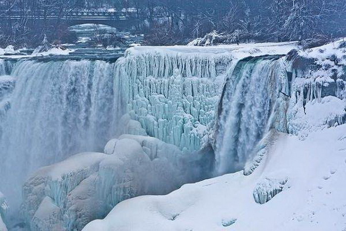 Niagara-Falls-Frozen 2013