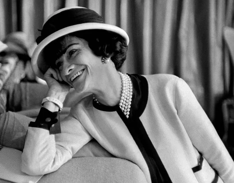 Αφιέρωμα | Coco Chanel - Από το ορφανοτροφείο στην κορυφή!