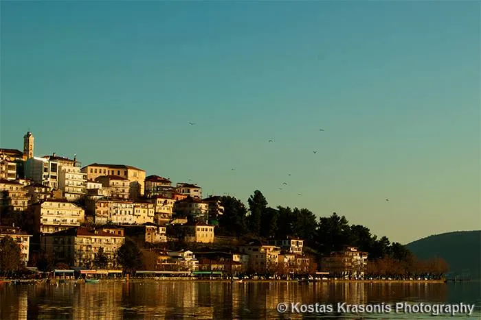 Ταξιδεύοντας στην Ελλάδα: Η μαγεία της Καστοριάς μέσα από 18 φωτογραφίες