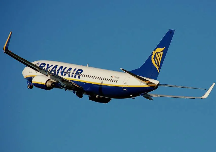 Η Ryanair πουλά 100.000 εισιτήρια με 9,99 ευρώ για έξι προορισμούς