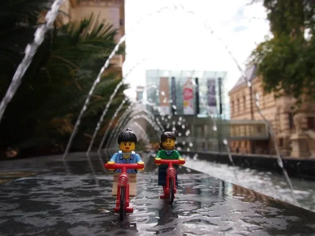 Το καλύτερο holiday instagramming από... ένα ζευγάρι LEGO