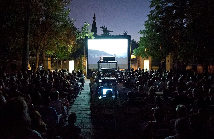 Athens Open Air Film Festival & Fischer: Κερδίστε προσκλήσεις για Νύχτες Πρεμιέρας!