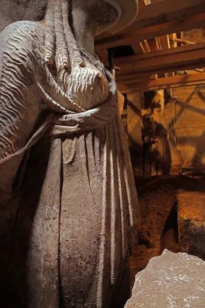 Αυτές είναι οι Καρυάτιδες του τάφου της Αμφίπολης