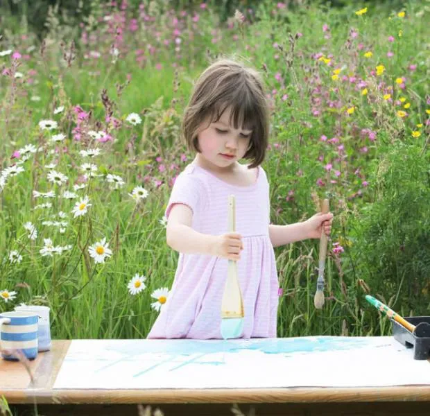 Το 5 ετών αυτιστικό κοριτσάκι που συγκλονίζει με τις ζωγραφιές του!