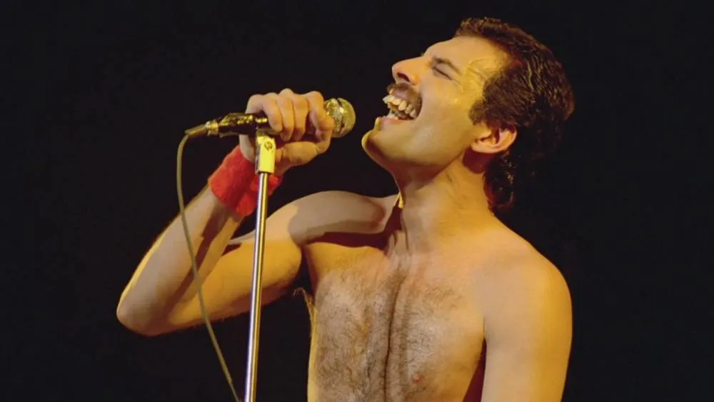 Αφιέρωμα: 23 χρόνια χωρίς τον Freddie Mercury - Top 10 songs