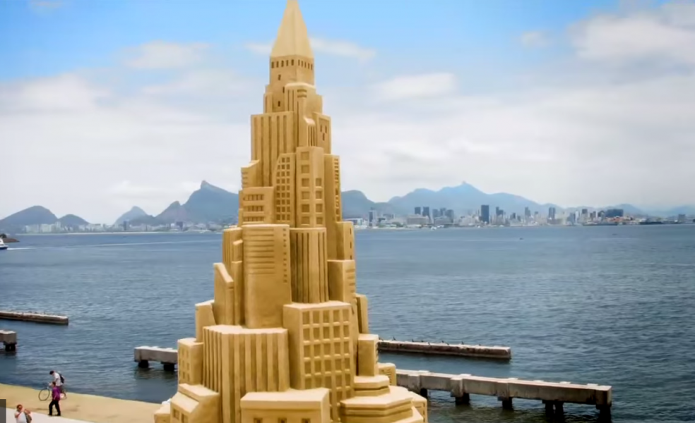 Rio de Janeiro: Έφτιαξαν το μεγαλύτερο χωμάτινο κάστρο στον κόσμο! 