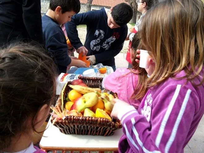 Υπουργείο Ανάπτυξης: Δωρεάν φρούτα και λαχανικά στα σχολεία