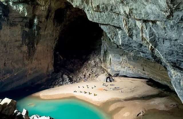 Δείτε την μαγευτική παραλία στο μεγαλύτερο σπήλαιο του κόσμου!