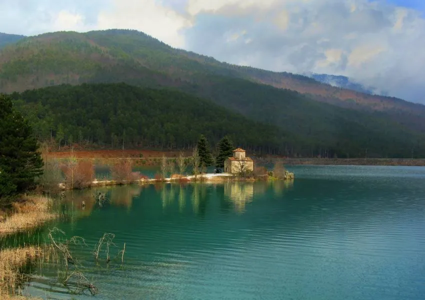 20 + 1 πανέμορφες λίμνες σε όλη την Ελλάδα!