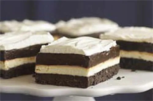 Συνταγή: Γλυκό ψυγείου με μπισκότο όρεο, cheesecake και κρέμα σοκολάτας