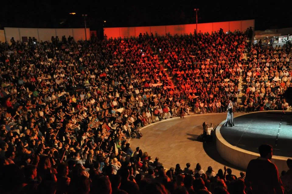 Βεάκειο Θέατρο Πειραιά: Καλοκαιρινό πρόγραμμα εκδηλώσεων 2016