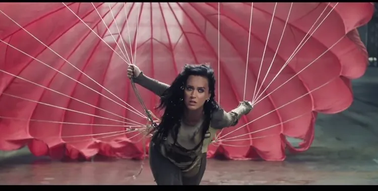 Η μεγάλη επιστροφή της Katy Perry: Το νέο video clip της είναι μια μαγεία!