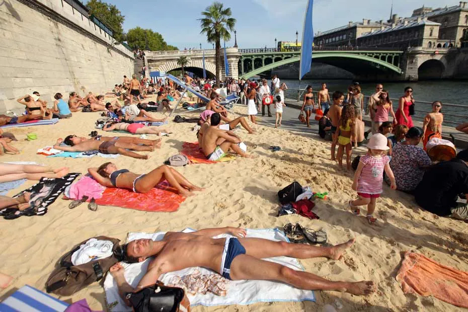 Όταν ο διάσημος Σηκουάνας στο Παρίσι έγινε...παραλία! (εικόνες)