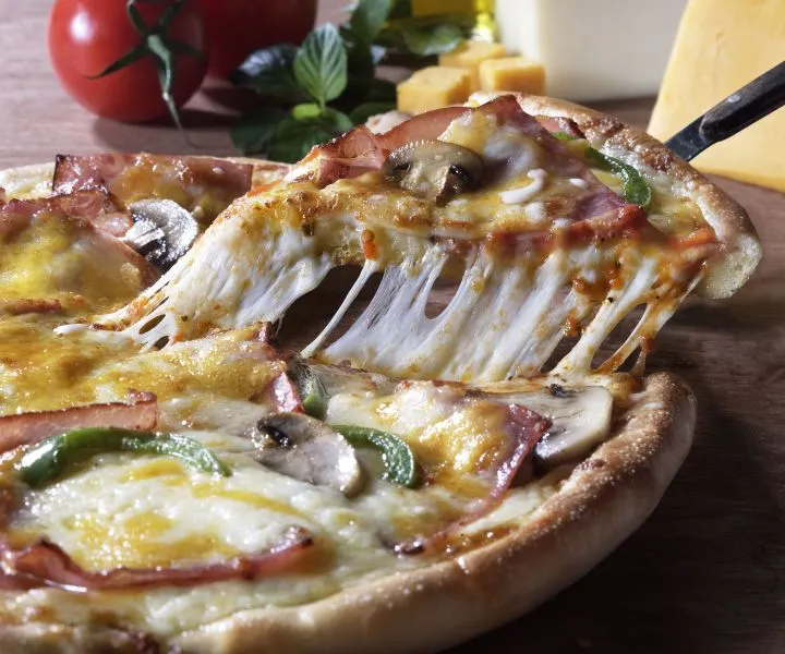 Pizza Fan: 3 νέοι συνδυασμοί τυριών με 50% περισσότερο τυρί!