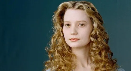 550x298_mia-wasikowska-discusses-working-in-indie-films-after--alice-in-wonderland--1714
