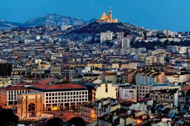 Marseille-la-nuit-by-F.Laffont-feraud