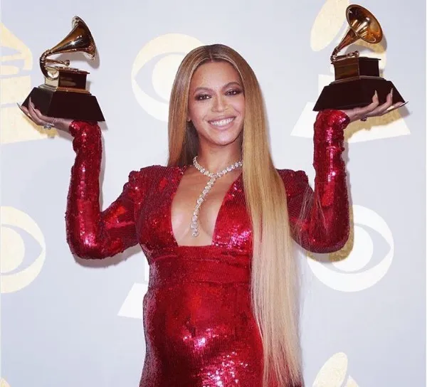 Grammys 2017: Όσα έγιναν μέσα από φωτογραφίες και βίντεο!
