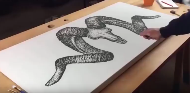 Ζωγραφίζοντας σε ξύλο με... μπαρούτι! (βίντεο)