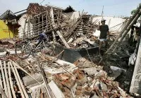 Ινδονησία | Σε 42 ανέρχονται μέχρι στιγμής οι νεκροί απο το σεισμό