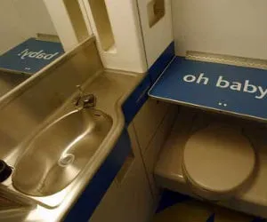Επιτέλους: Γυναικείες τουαλέτες στα αεροπλάνα!