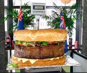 Το μεγαλύτερο Burger του κόσμου (90kg)! (video)