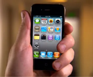Apple iPhone 4 | Απελπισμένη αντεπίθεση, μέχρι... κεραίας!