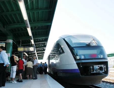 Προαστιακός Σιδηρόδρομος: Νέες στάσεις μέχρι το λιμάνι του Λαυρίου 