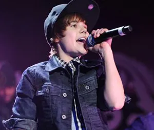 Justin Bieber | Συναυλία με Usher, Miley Cyrus