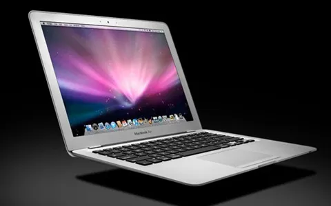 Apple: Κι όμως Macbook Air χωρίς Flash…
