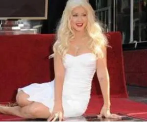 Christina Aguilera | Απέκτησε το αστέρι της (επιτέλους)