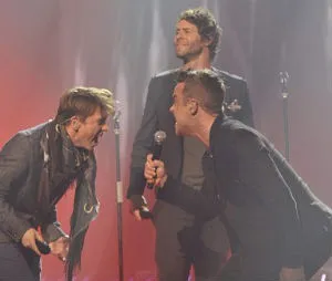 Take That | Τραγούδησαν μαζί με τον Robbie Williams ξανά!