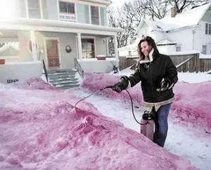 Ροζ χιόνι στη Σουηδία!