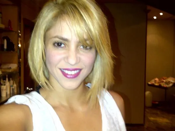 Shakira | Νέο, κοντό look!