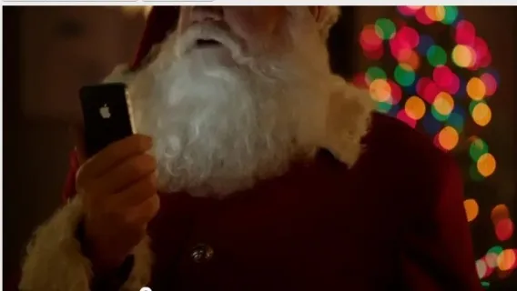 O Άγιος Βασίλης εκτός από coca cola έχει και iPhone | Bίντεο