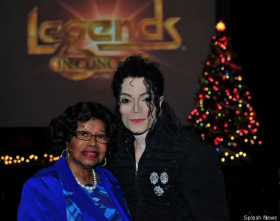H μαμά και οι σωσίες του Michael Jackson | O ένας χειρότερος από τον άλλον