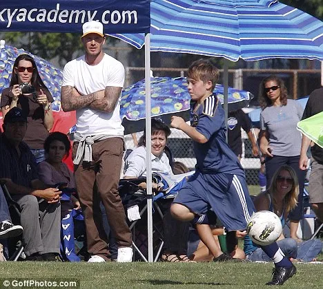 David Beckham | Αποβλήθηκε από θεατής σε παιδικό αγώνα!