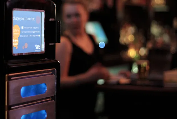 Juicebox | Το κουτί που φορτίζει το κινητό σου στο μπαρ