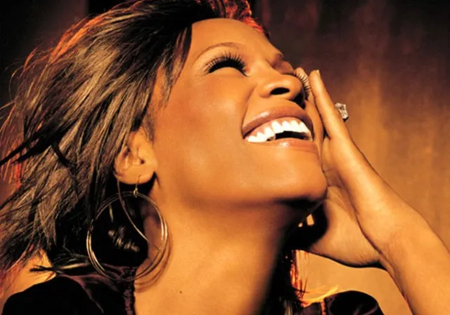 Whitney Houston | Ο ξαφνικός θάνατος έφερε πρωτιά στα charts