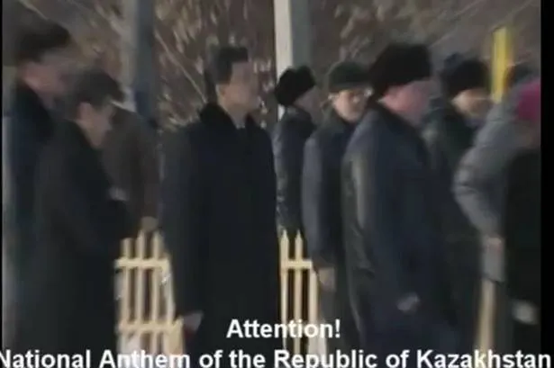 Καζακστάν | Με Ρίκι Μάρτιν για εθνικό ύμνο...