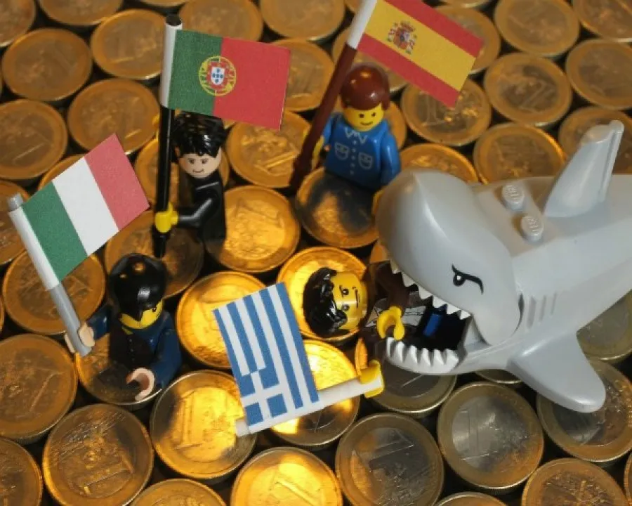 Facebook: Μια θάλασσα από ευρώ και οι ναυαγοί από ... Lego!