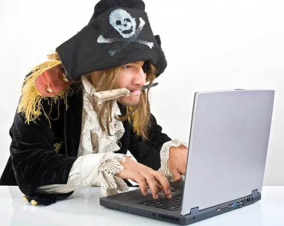 Microsoft | Απαγορεύει τα links στο Pirate Bay μέσω Messenger