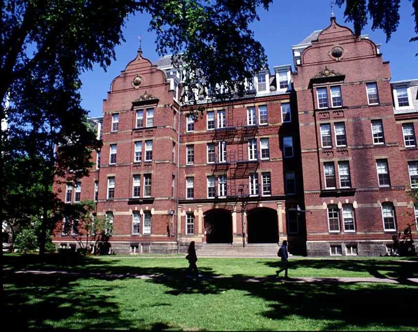 Χάρβαρντ | Αποβλήθηκαν 60 φοιτητές για σκονάκια 