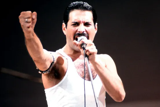 Freddie Mercury | Το ολόγραμμά του στην επανένωση των Queen!