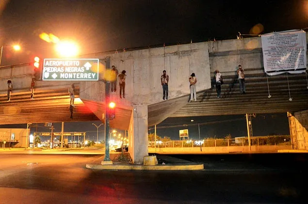 Μεξικό | Βρέθηκαν 23 άνθρωποι κρεμασμένοι σε γέφυρα