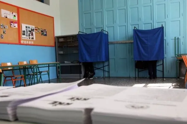 Εκλογές 2012: Πυροβόλησε στον αέρα έξω από εκλογικό κέντρο στη Ζάκυνθο